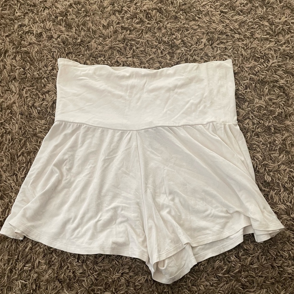Moda International White Skort Shorts Medium